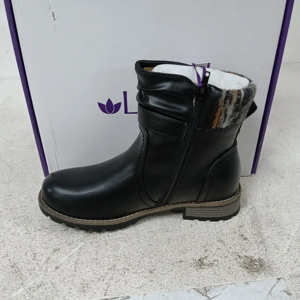 BOXED PAIR OF LOTUS TRIANA BOOTS IN BLACK - EU 38