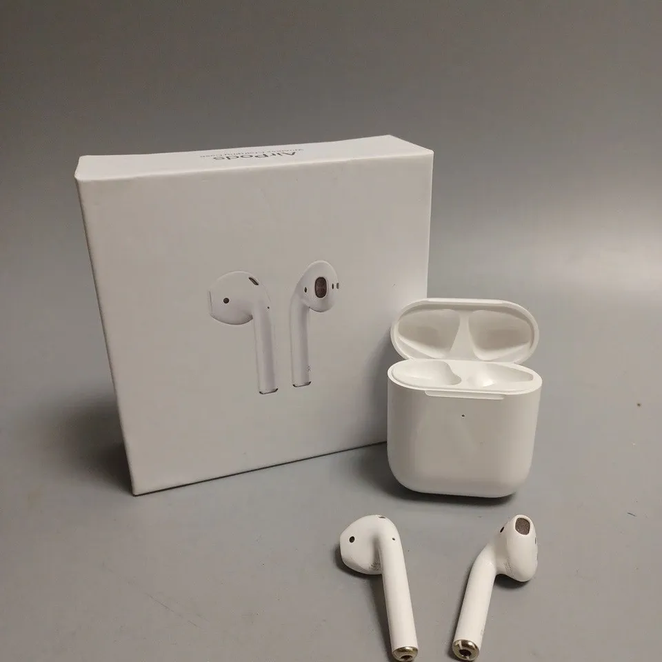 BOXED APPLE AIRPODS WIRELESS EARPHONES 