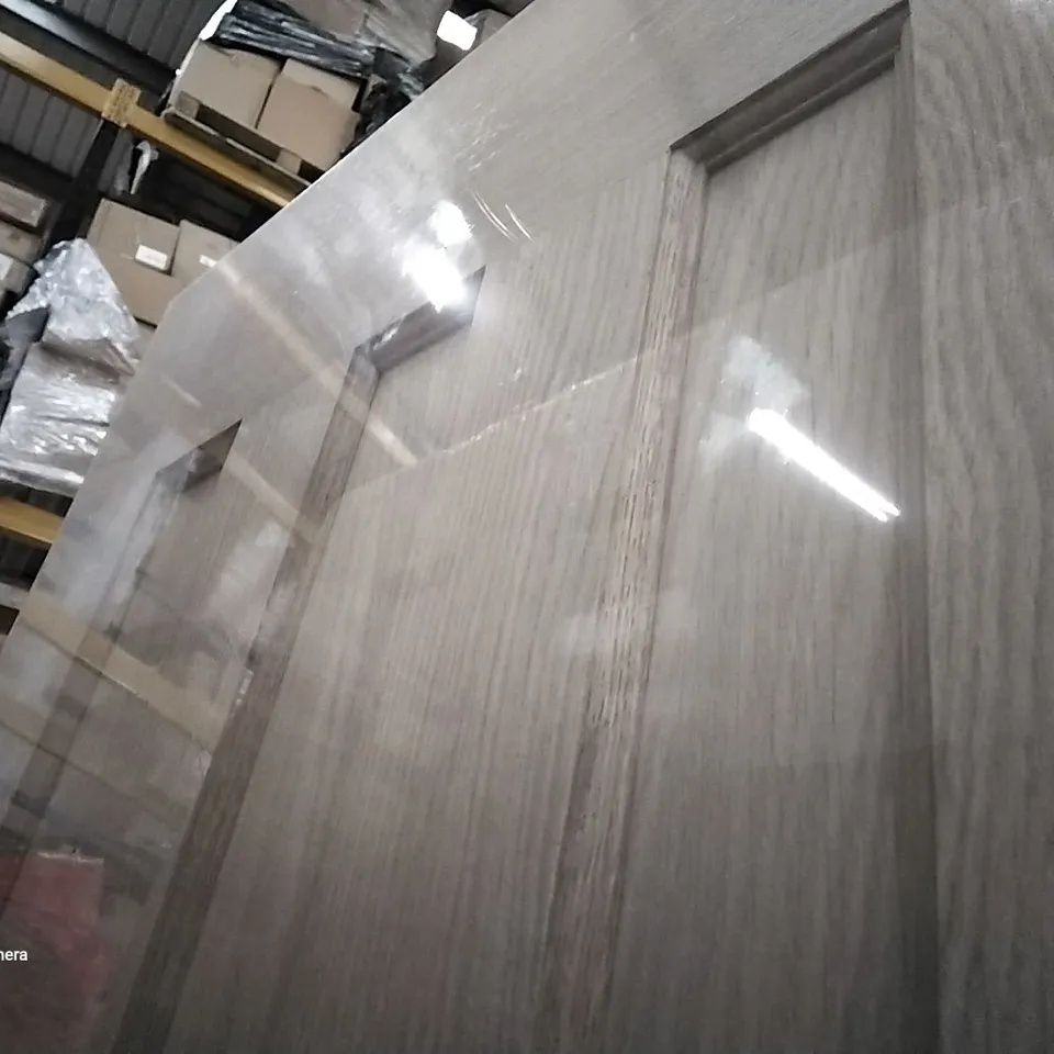 DESIGNER VERTICAL 3 PANEL OAK VENEER INTERNAL DOOR APPROXIMATELY 1981X610MM