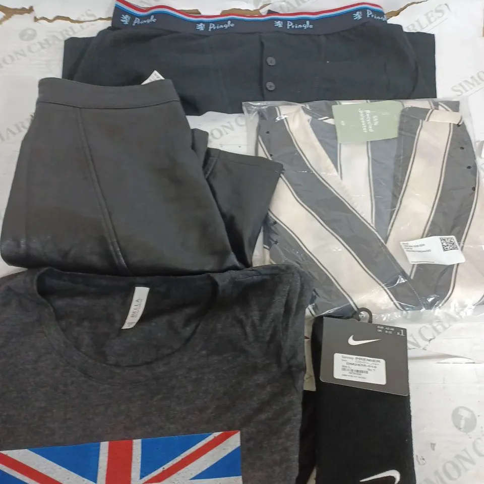 BOX OF APPROXIMATELY 22 ASSORTED CLOTHING ITEMS TO INCLUDE - SOCKS , PANTS , SKIRT ETC