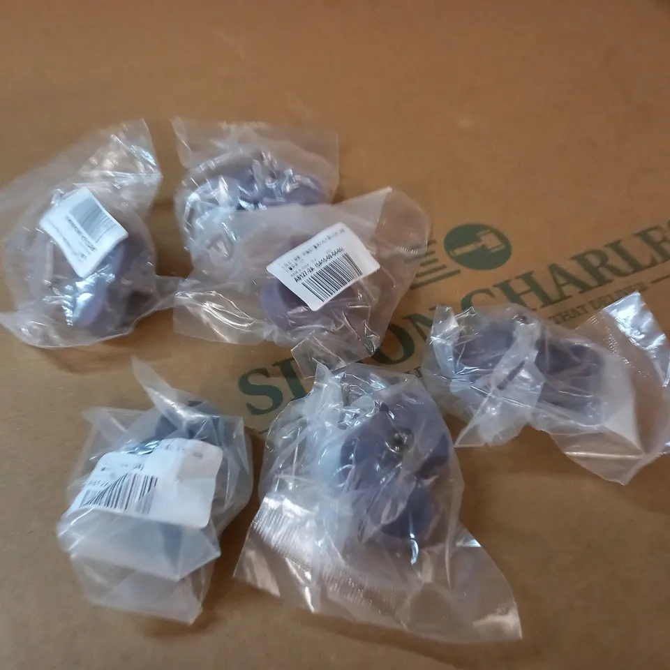 LOT OF 6 SOFT FEEL CLOUD SHAPED DRAWER HANDLES