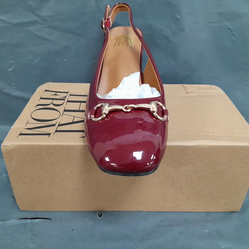 BOXED PAIR OF WHERE'S THAT FROM BLOCK HEEL SHOES IN DEEP CHERRY W. GOLD EFFECT DETAIL SIZE UK 5