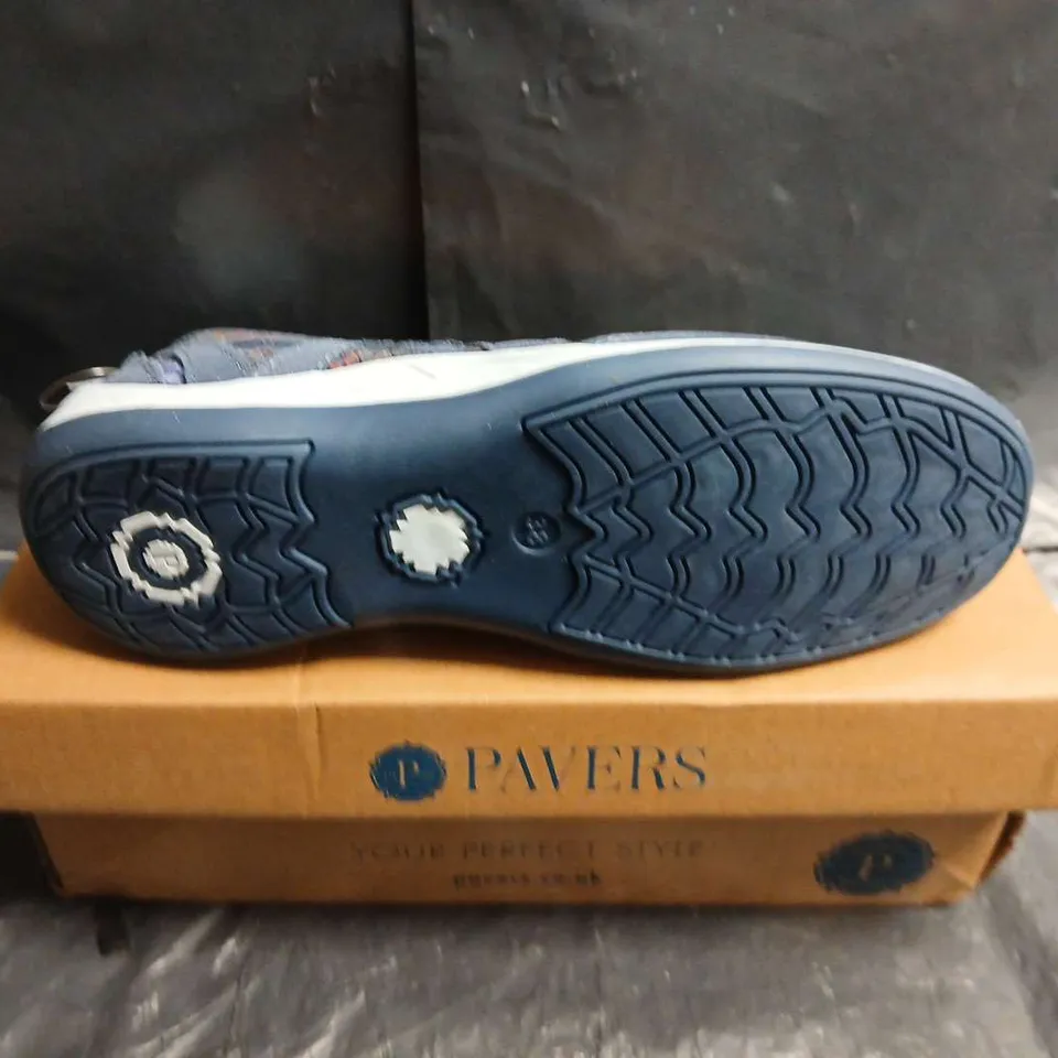 BOXED PAIR OF PAVERS BLUE FLORAL-PRINT MARY JANE SHOES WITH VELCRO STRAP - UK SIZE 5