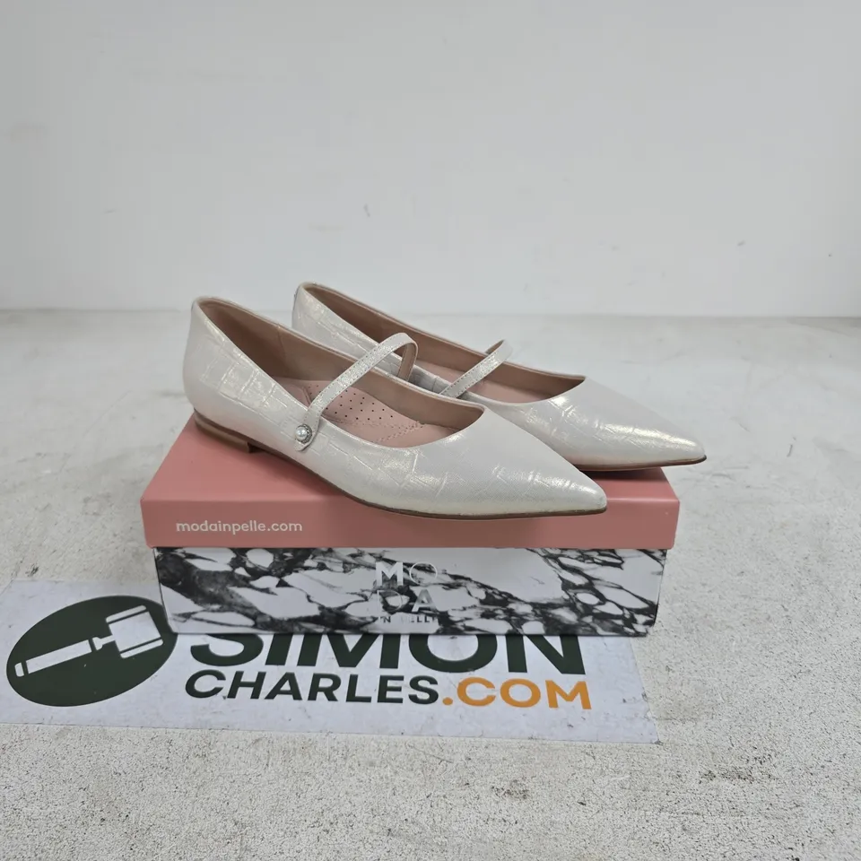 MODA IN PELLE FLAT POINTED TOE MARY JANE SHOE SIZE 40 BOXED