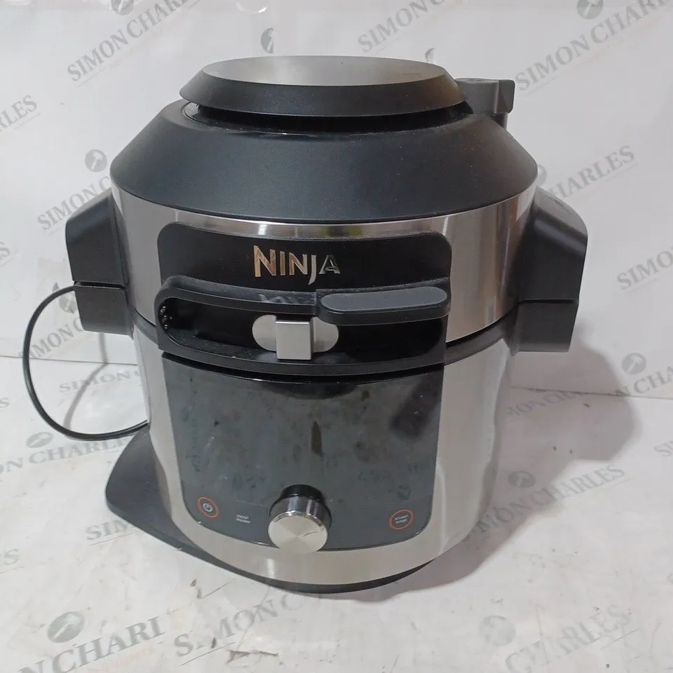 BOXED NINJA FOODI MAX SMARTLID 7.5L MULTI COOKER & AIR FRYER