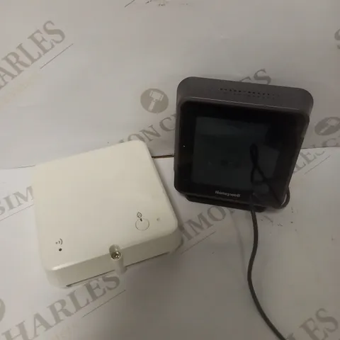 HONEYWELL LYRIC T6R SMART THERMOSTAT 