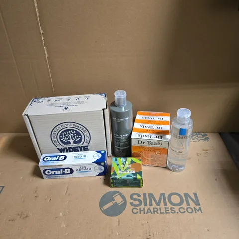 APPROXIMATEY 20 ASSORTED HEALTH AND BEAUTY PRODUCTS TO INCLUDE - ORAL-B PRO REPAIR TOOTHPASTE - MANCAVE SCALP CARE+ SHAMPOO AND FAITH IN NATURE SHAMPOO BAR