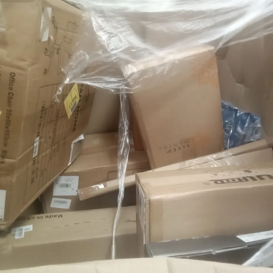 PALLET OF ASSORTED ITEMS INCLUDING KITCHEN FAUCET, KINGRACK METAL CLOTHES RACK, REDFIT GREENHOUSE, SIDE TABLE, OFFICE CHAIR  