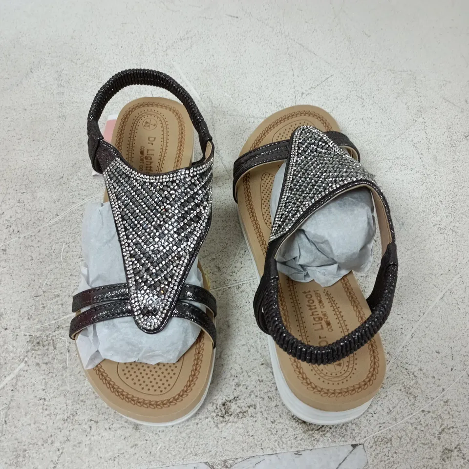 BOXED PAIR OF DR LIGHTFOOT PEWTER SHIM SANDALS - SIZE 7