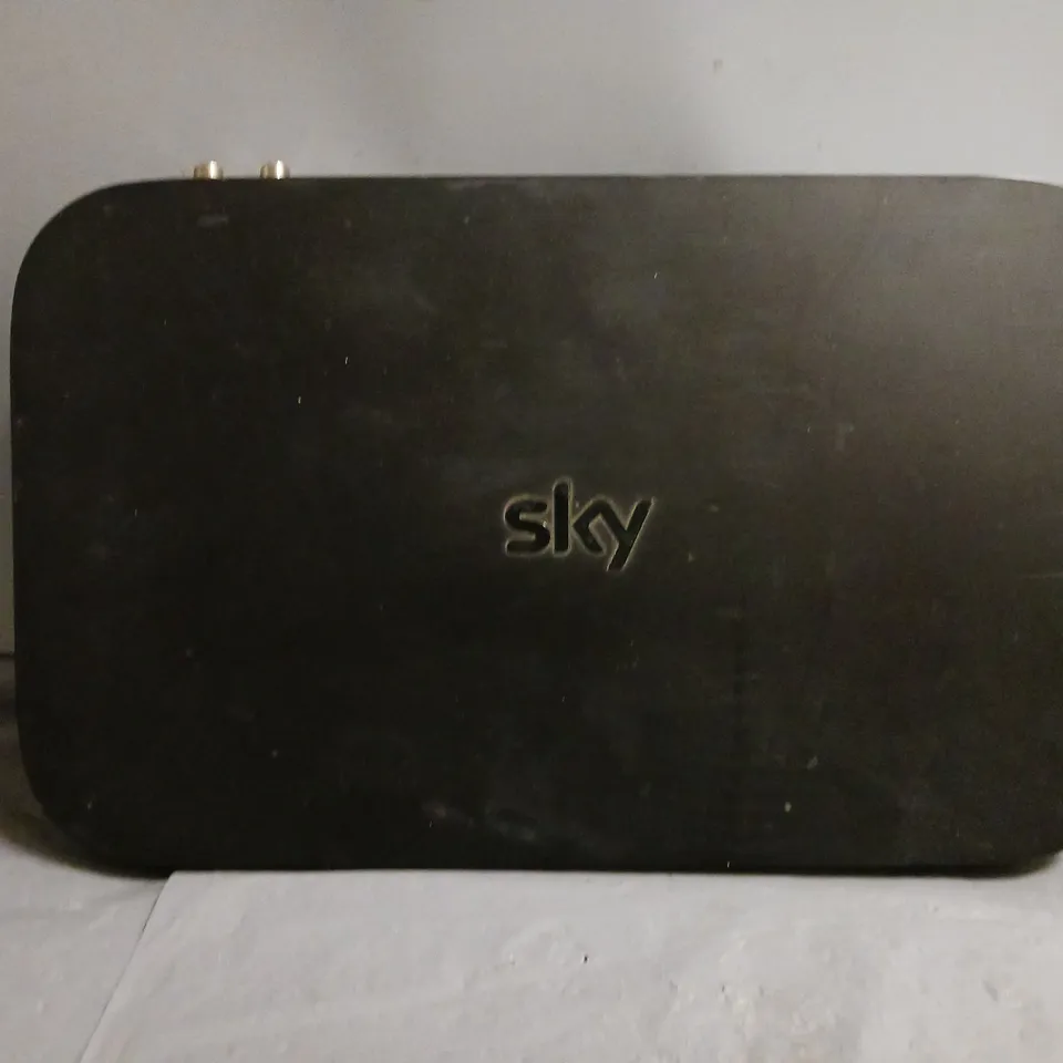 SKY Q BOX ES240 2TB SATELLITE RECEIVER