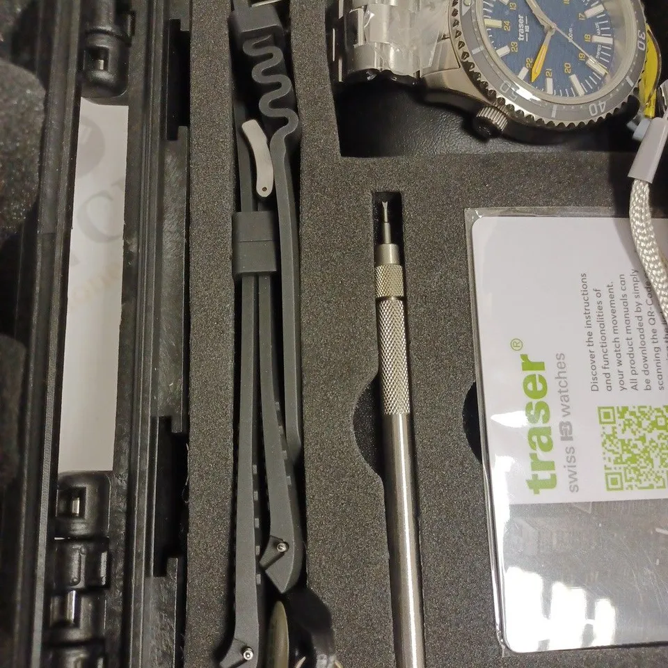 BOXED TRASER STAINLESS STEEL WATCH WITH CHANGEABLE STRAPS AND TASER MINI TORCH - SILICONE AND STEEL STRAP