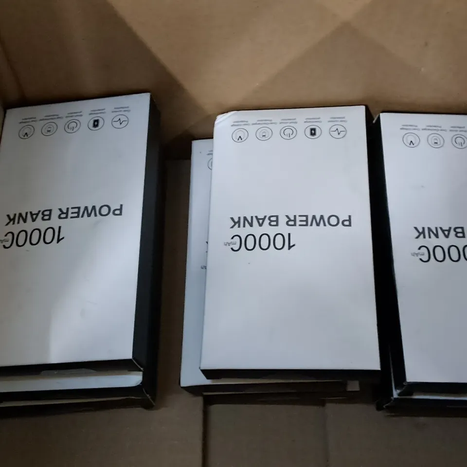 LOT OF 11 BOXED 10000MAH POWER BANKS