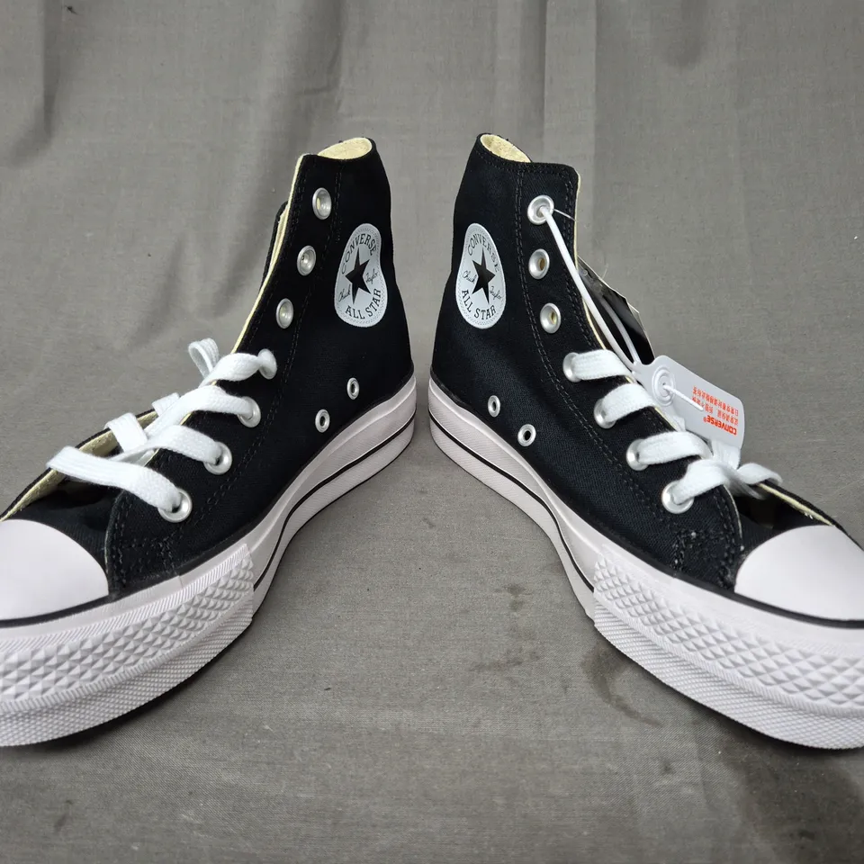 BOXED PAIR OF CONVERSE SHOES IN BLACK/WHITE UK SIZE 5