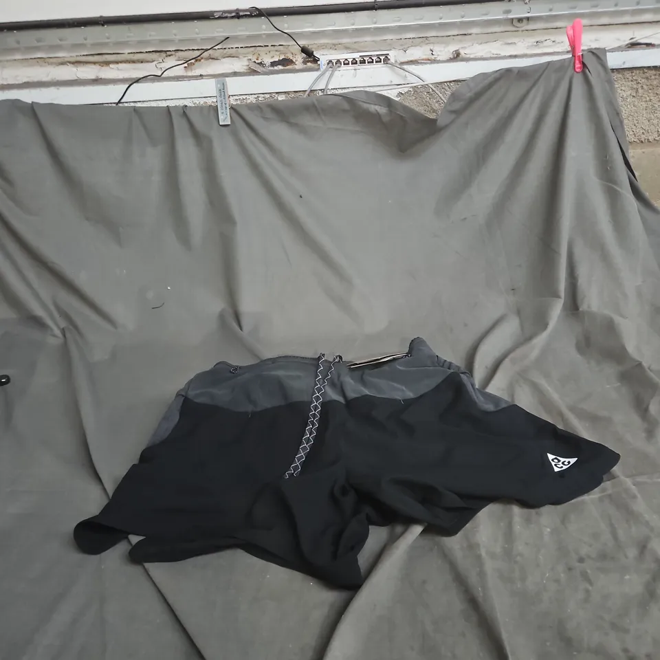 OCG MEN'S BLACK JACKET – SIZE M 