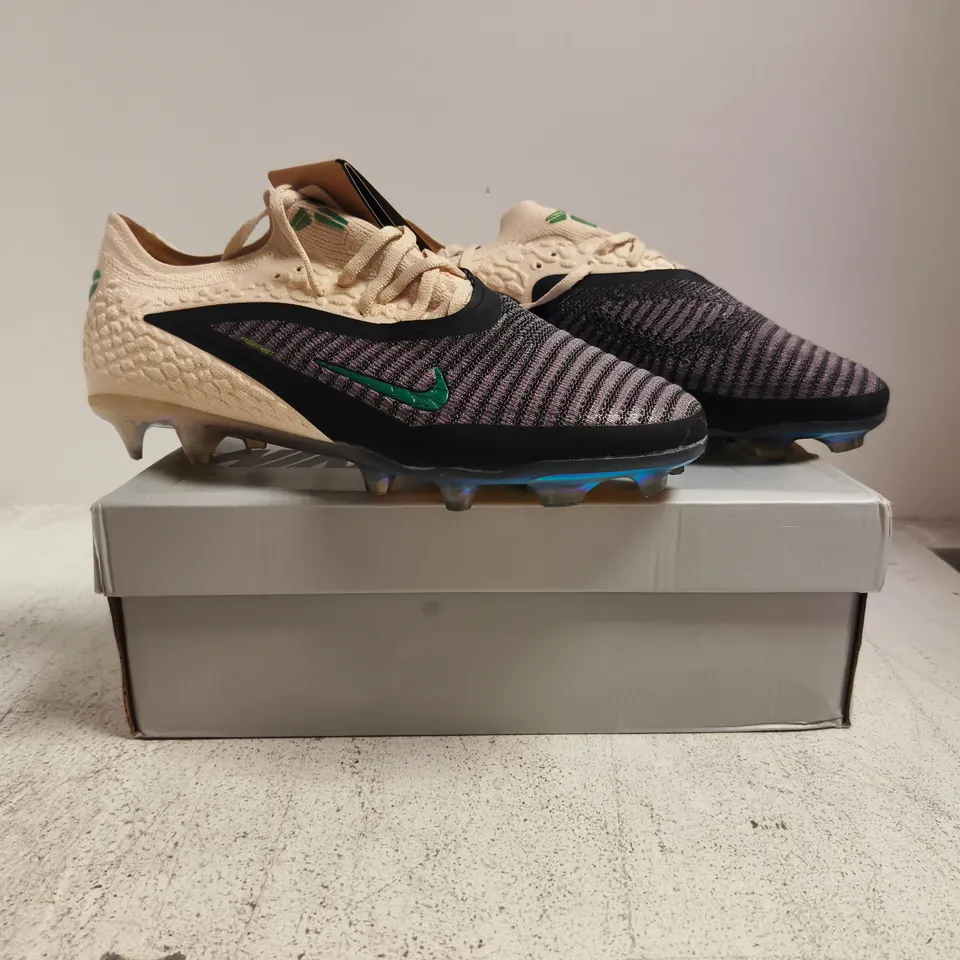 BOXED PAIR OF NIKE PHANTOM 6 LOW ELITE FOOTBALL BOOTS IN BLACK/BEIGE SIZE UK 8.5
