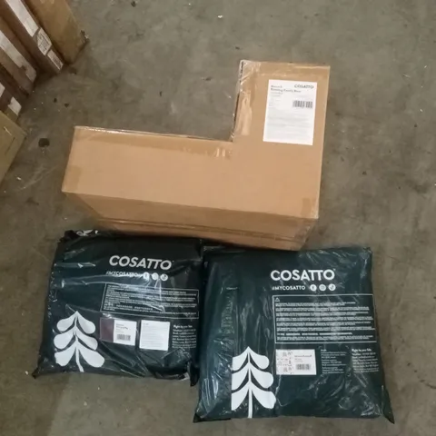 MIXED ASSORTMENT OF COSSATO STROLLER ACCESSORIES TO INCLUDE; FOOTMUFF, CHANGING BAG AND ROTATING CAR SEAT BASE 