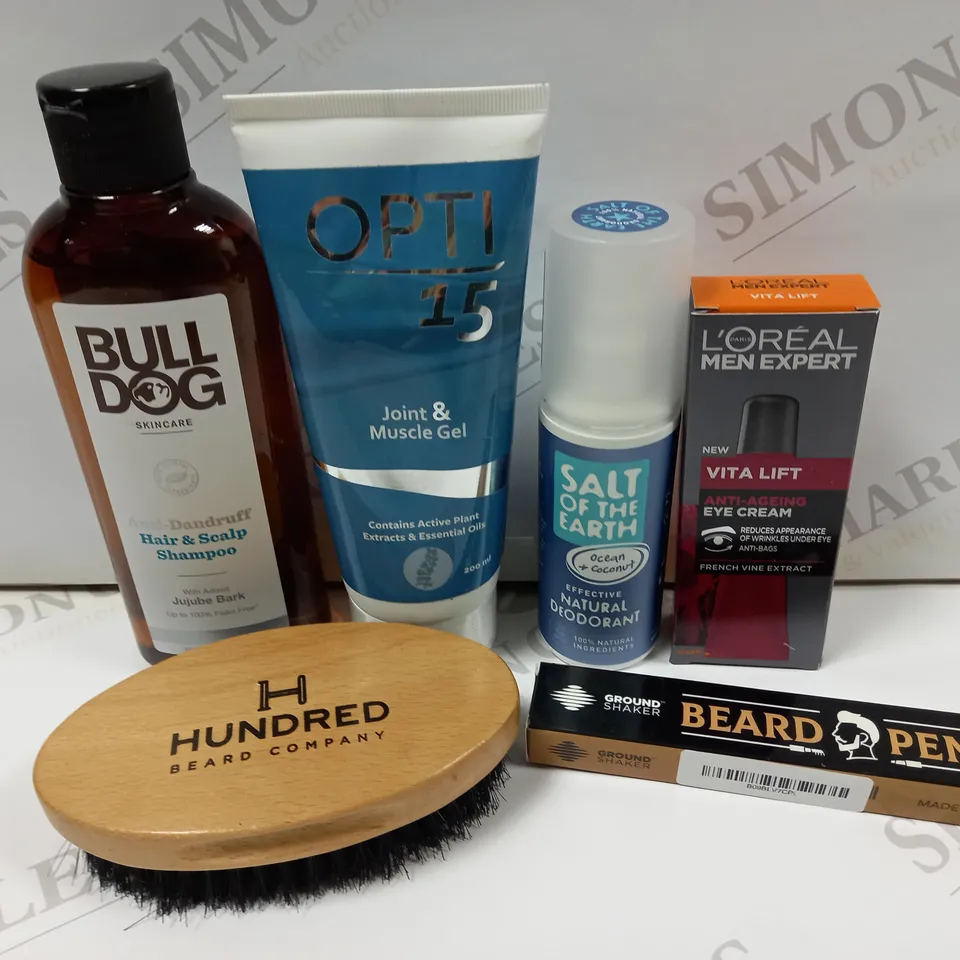 BOX OF APPROX 20 MALE COSMETIC ITEMS TO INCLUDE BULLDOG HAIR AND SCALP SHAMPOO, GROUND SHAKER BEARD PENCIL AND LOREAL MEN ANTI AGEING EYE CREAM