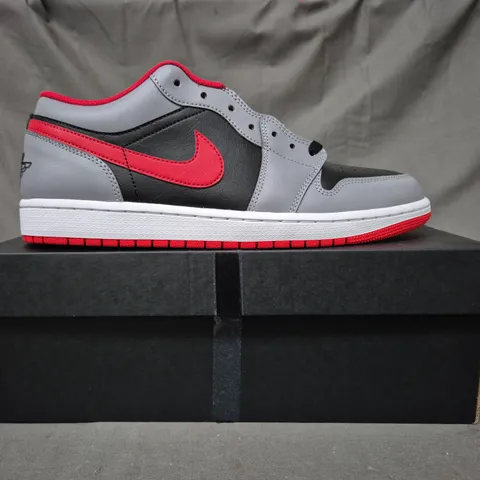 BOXED PAIR OF NIKE AIR JORDAN 1 LOW SHOES IN GREY/BLACK/RED UK SIZE 10