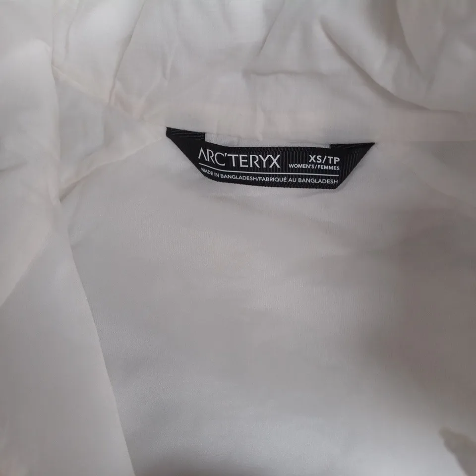 ARC'TERYX WOMEN'S WHITE JACKET – UK 6 (XS) – ZIP FRONT