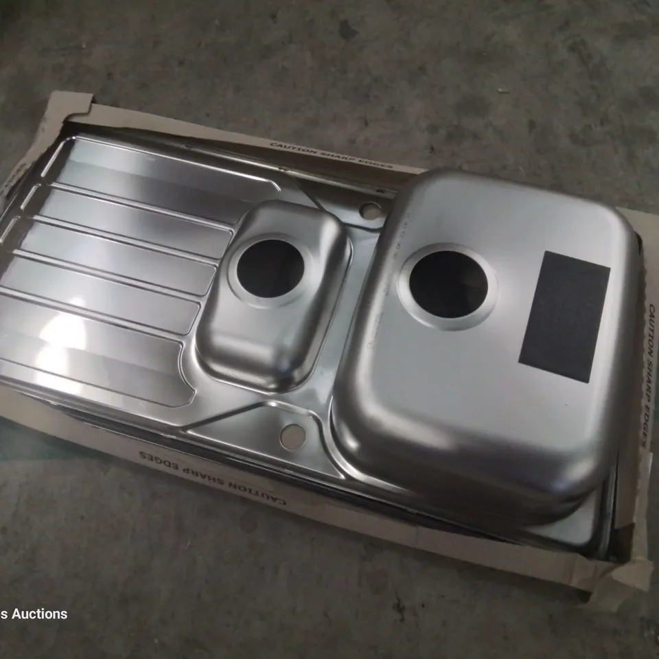 STAINLESS STEEL 1.5 BOWL REVERSIBLE SINK & DRAINER