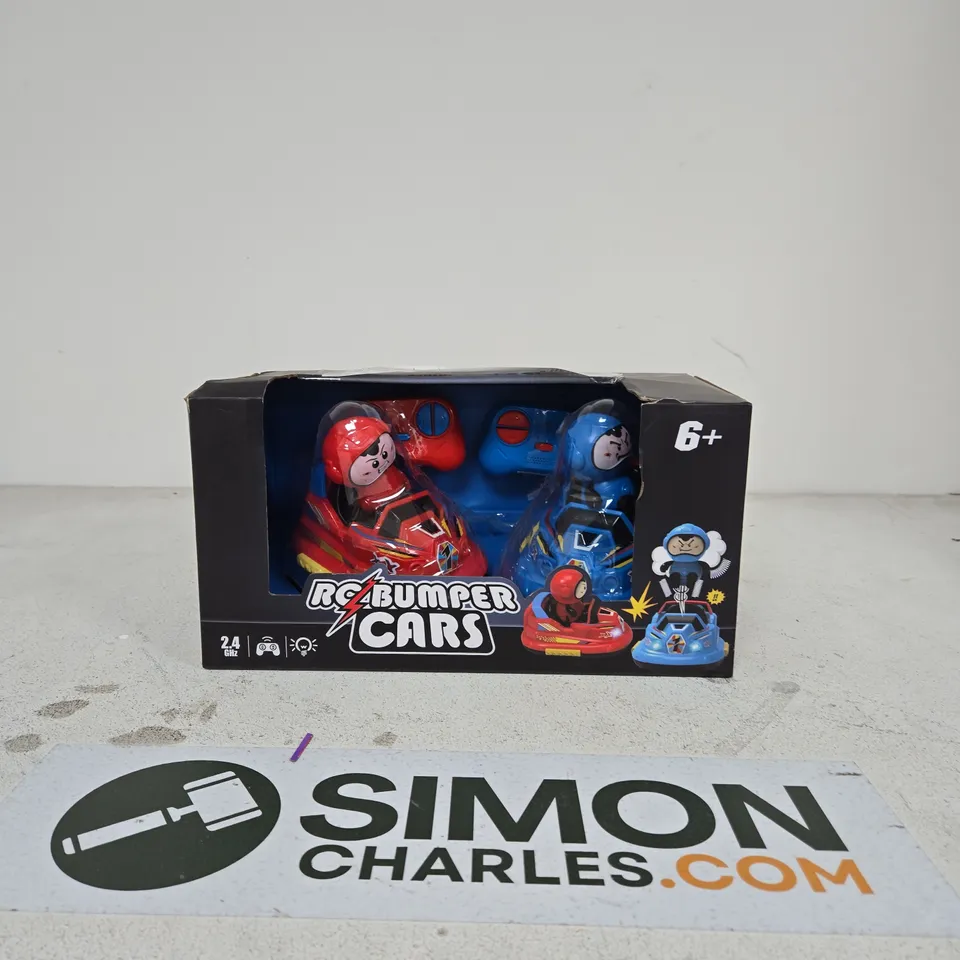RC BUMPER CARS – RED & BLUE, BOXED REMOTE-CONTROL TOY SET (6+)
