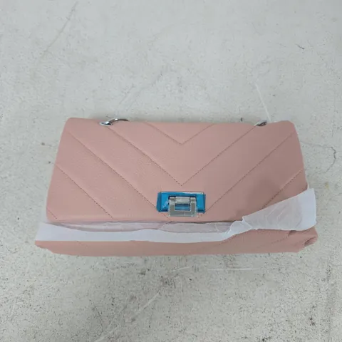 PINK CHEVRON-STITCHED HANDBAG WITH METAL CLASP