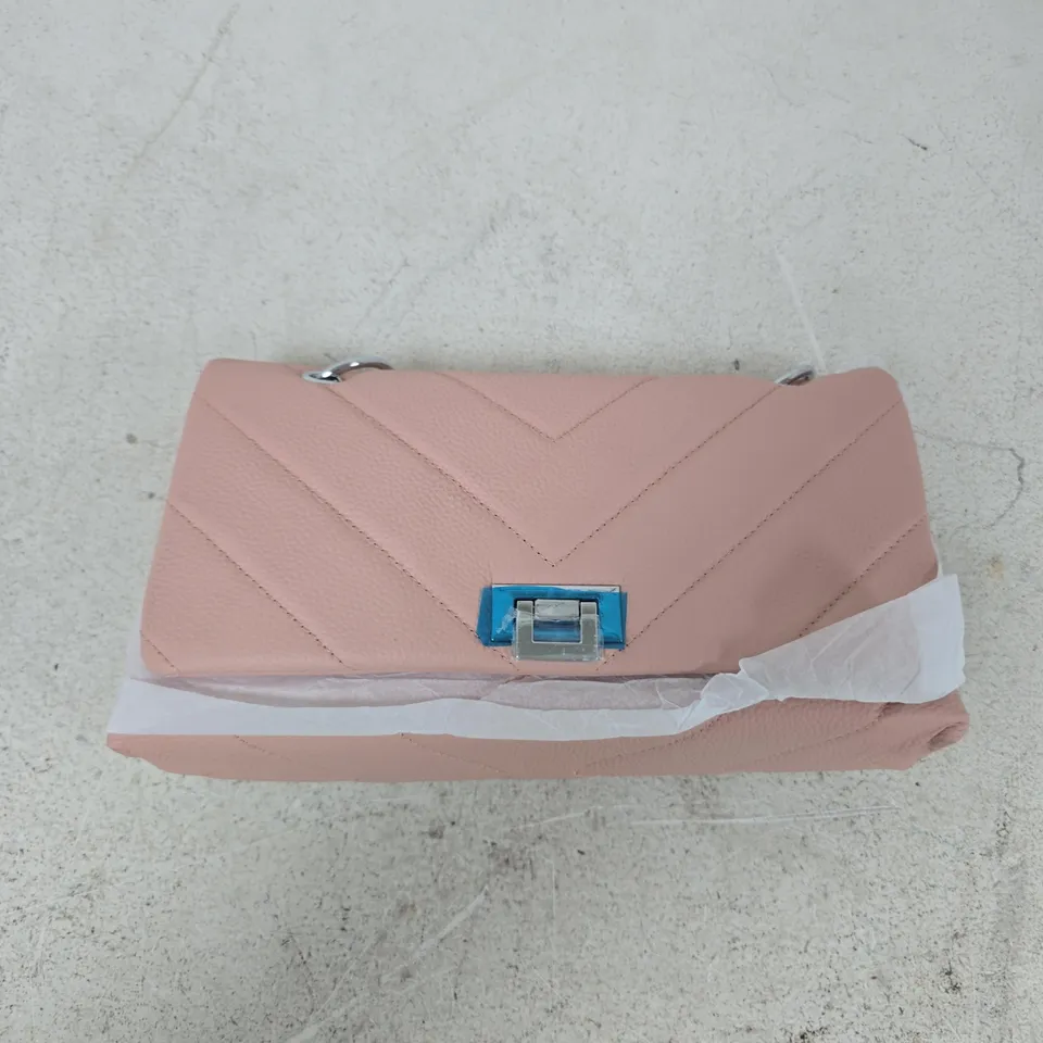 PINK CHEVRON-STITCHED HANDBAG WITH METAL CLASP