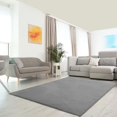 BRAND NEW BAGGED DINARSU 27 FUZZY RUG IN GREY - 120 x 170cm