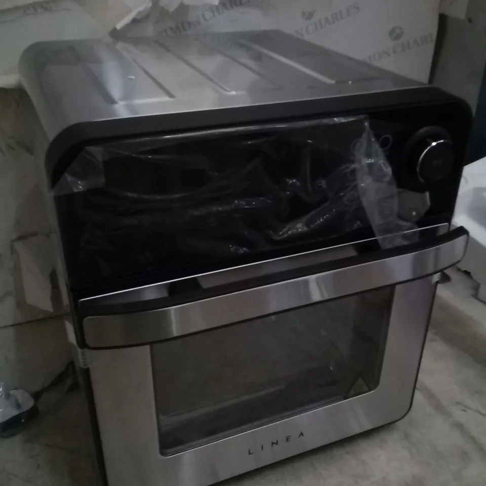 BOXED LINEA 14.5L AIR FRYER OVEN WITH ACCESSORIES