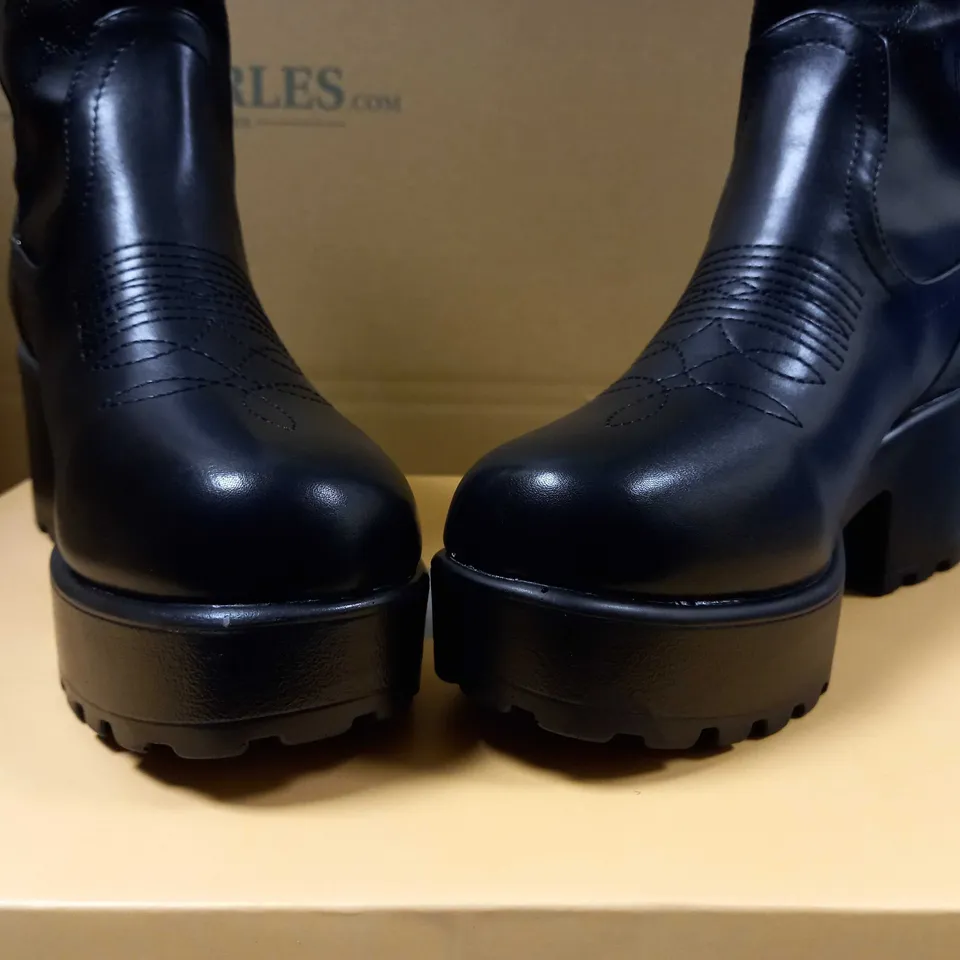 KOI BLACK LONG CHUNKY WESTERN VEGAN BOOTS - SIZE 6
