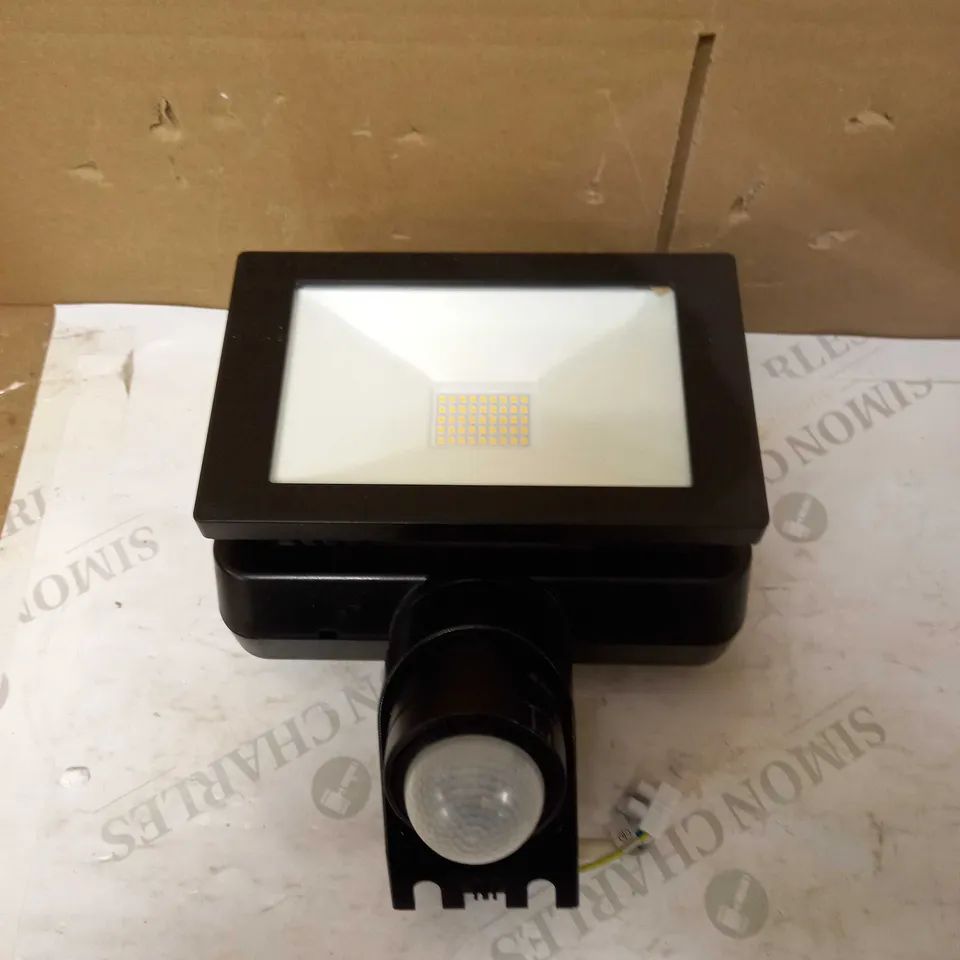 STEINEL LS 300 S SPOTLIGHT, BLACK, 29.5 W LED FLOODLIGHT