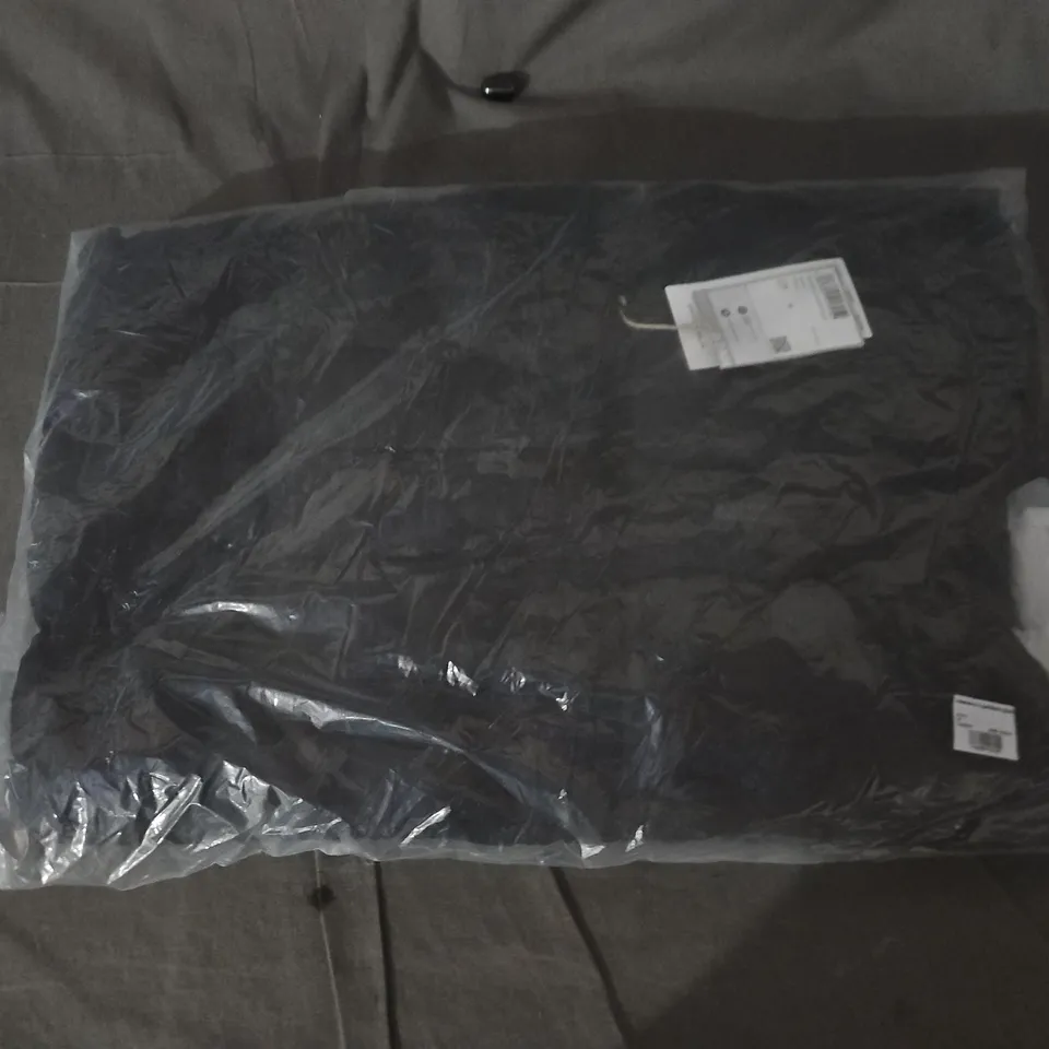 BAGGED MOUNTAIN WAREHOUSE SEASONS II PADDED GILET IN BLACK - MEDIUM