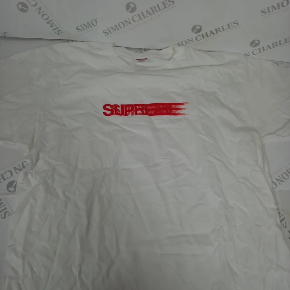 SUPREME LOGO GRAPHIC T-SHIRT SIZE XL