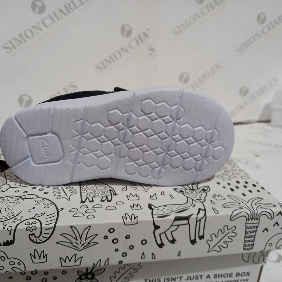 BOXED CLARKS ATH FLUX T NAVY SIZE - UK 6 CHILDREN 