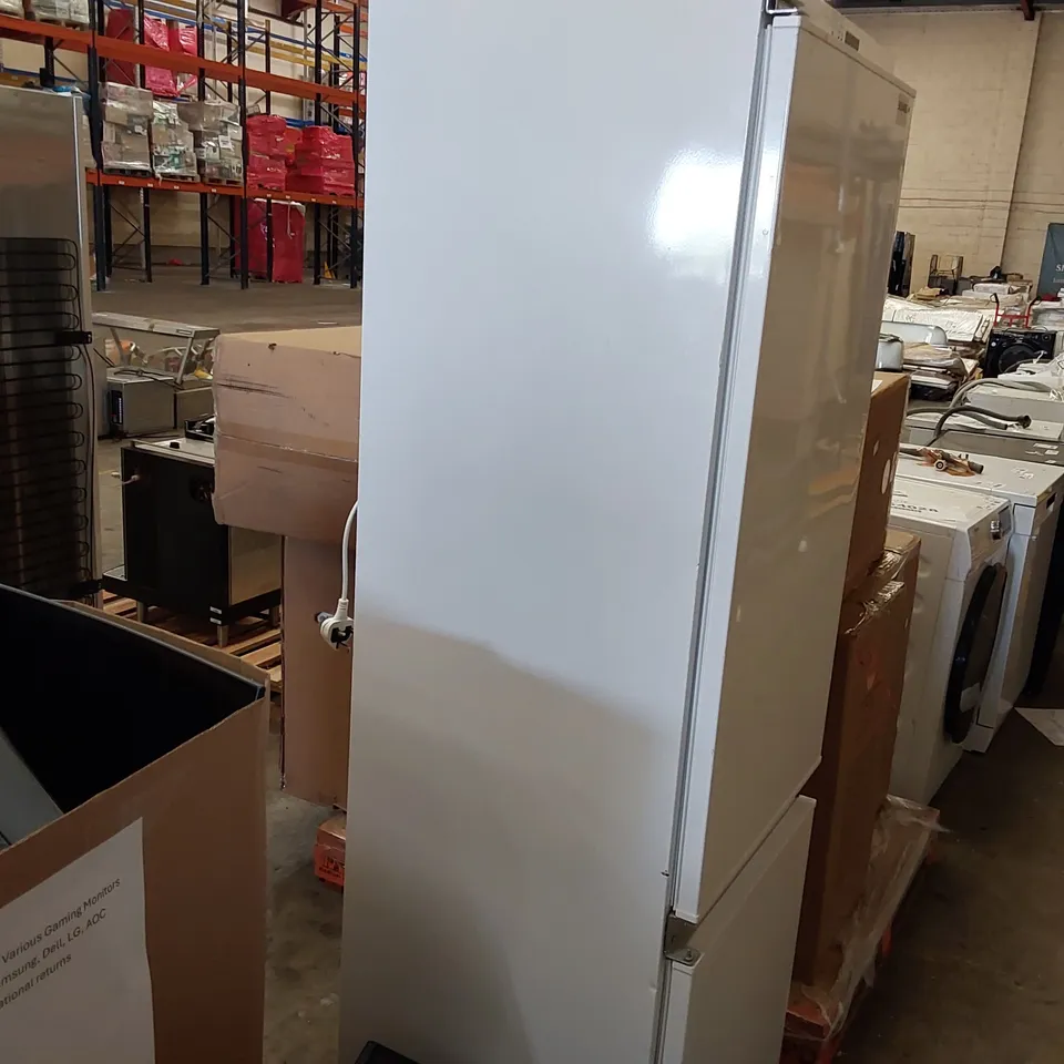 BAUMATIC FRIDGE FREEZER - WHITE 