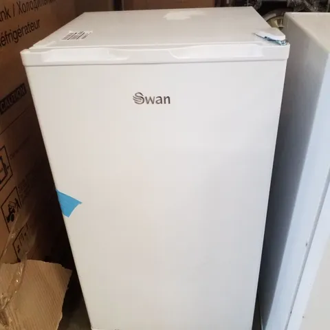 SWAN SR156140W 47CM UNDER COUNTER LARDER FRIDGE - WHITE