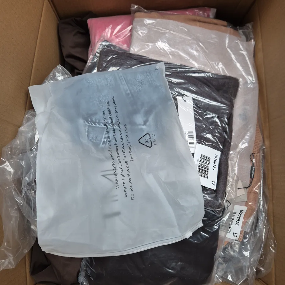 LARGE BOX OF APPROXIMATELY 25 ASSORTED CLOTHING ITEMS IN VARIOUS COLOURS, STYLES AND SIZES - COLLECTION ONLY