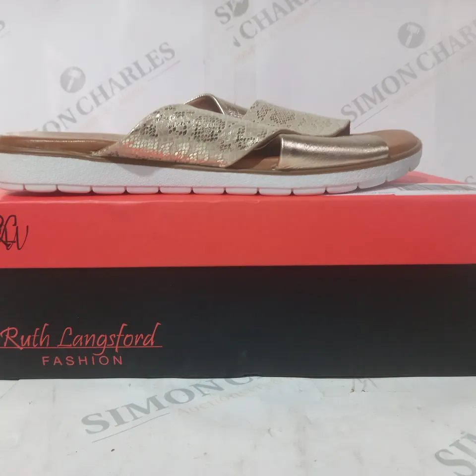 BOXED PAIR OF RUTH LANGSFORD LEATHER SANDALS IN METALLIC GOLD SIZE 7