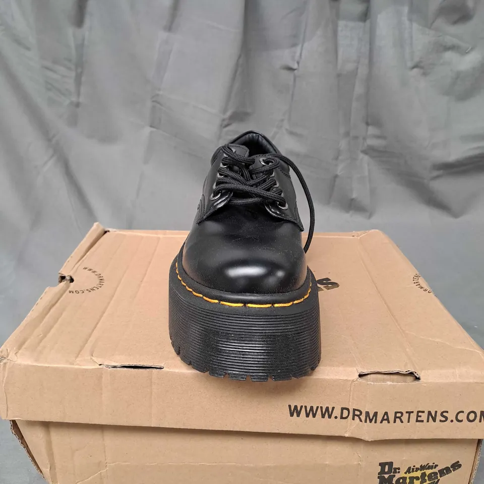 BOXED PAIR OF DR MARTINS WILDHORSE SHOES SIZE 3