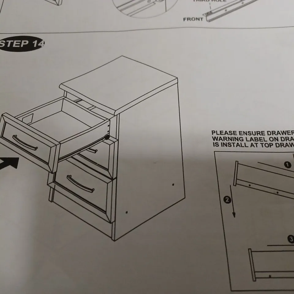 BOXED GRADE 1 CAMBERLEY 3 DRAWER CHEST - WHITE RRP £79