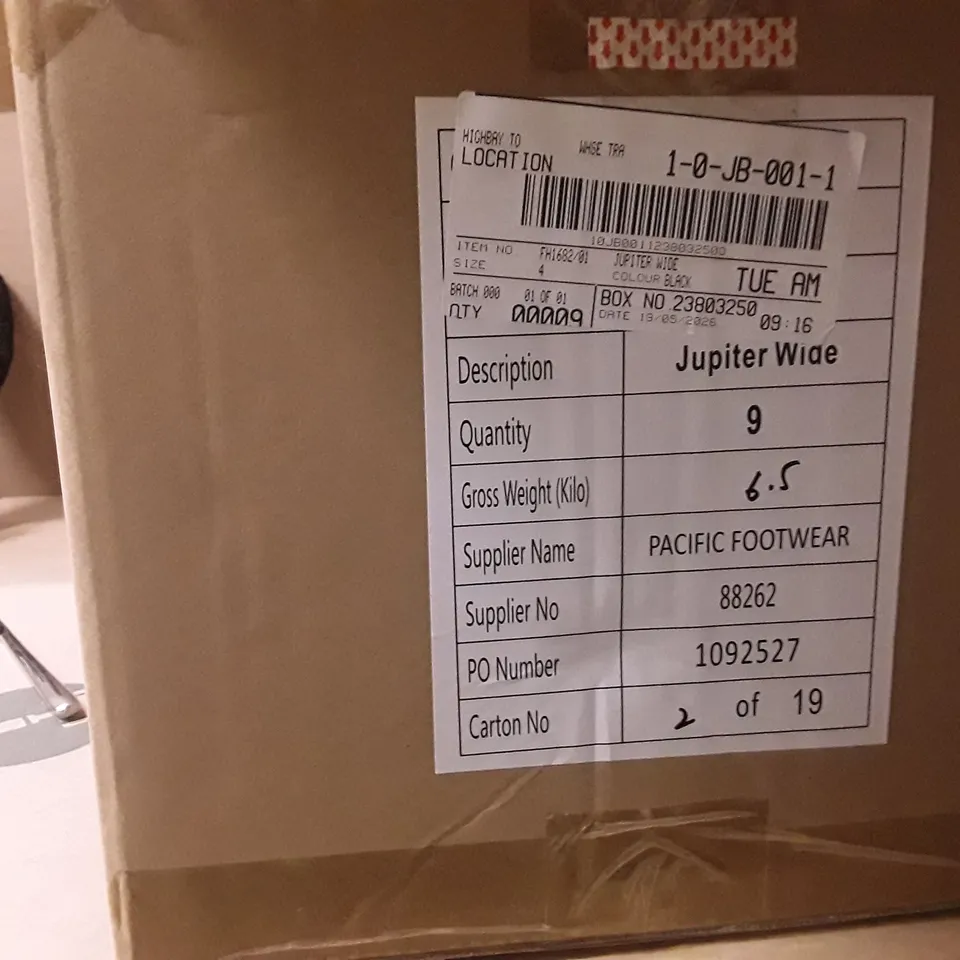 BOXED BRAND NEW SIMPLY BE JUPITER WIDE SHOES SIZE 4 BLACK COLOUR APPROXIMATELY 9 PAIRS