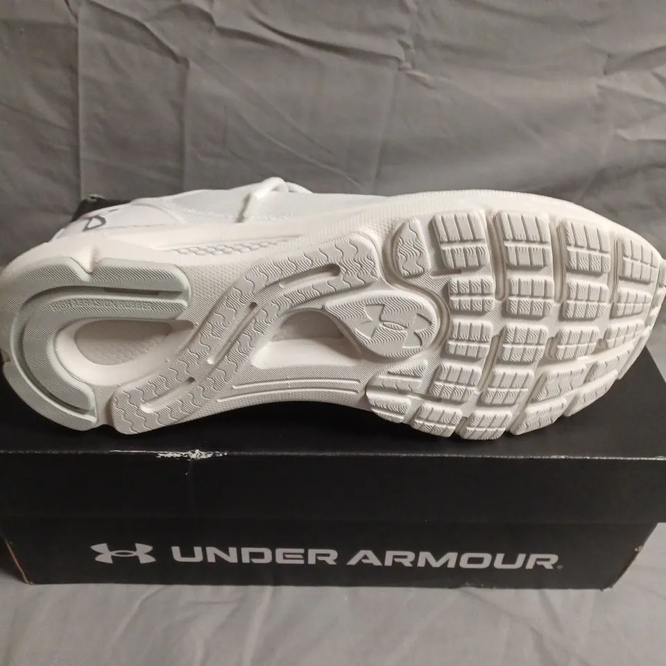 BOXED PAIR OF UNDER ARMOUR HOVR SONIC 6 SHOES – MEN’S RUNNING SHOES - UK SIZE 7.5