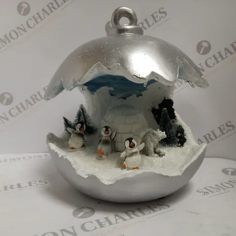 CHRISTMAS SCENE ORNAMENT