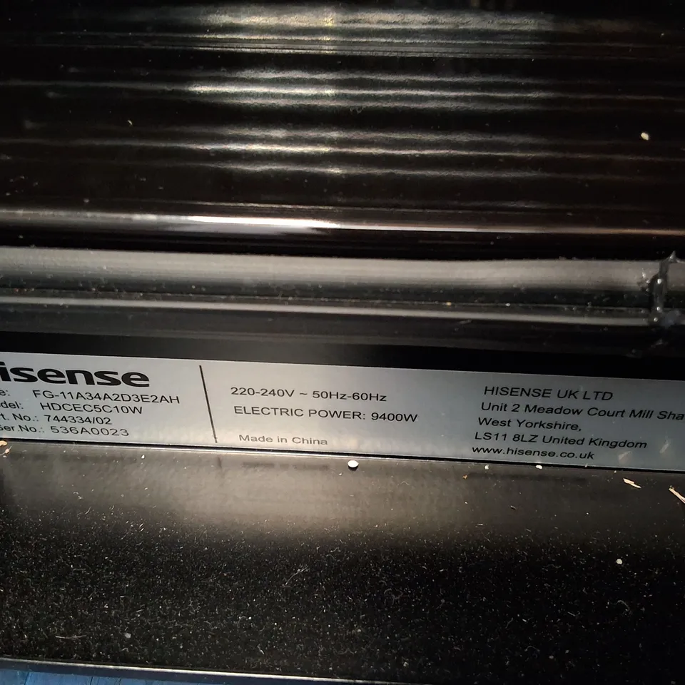 HISENSE HDCEC5C10W FREESTANDING CERAMIC ELECTRIC COOKER WITH DOUBLE OVEN - WHITE