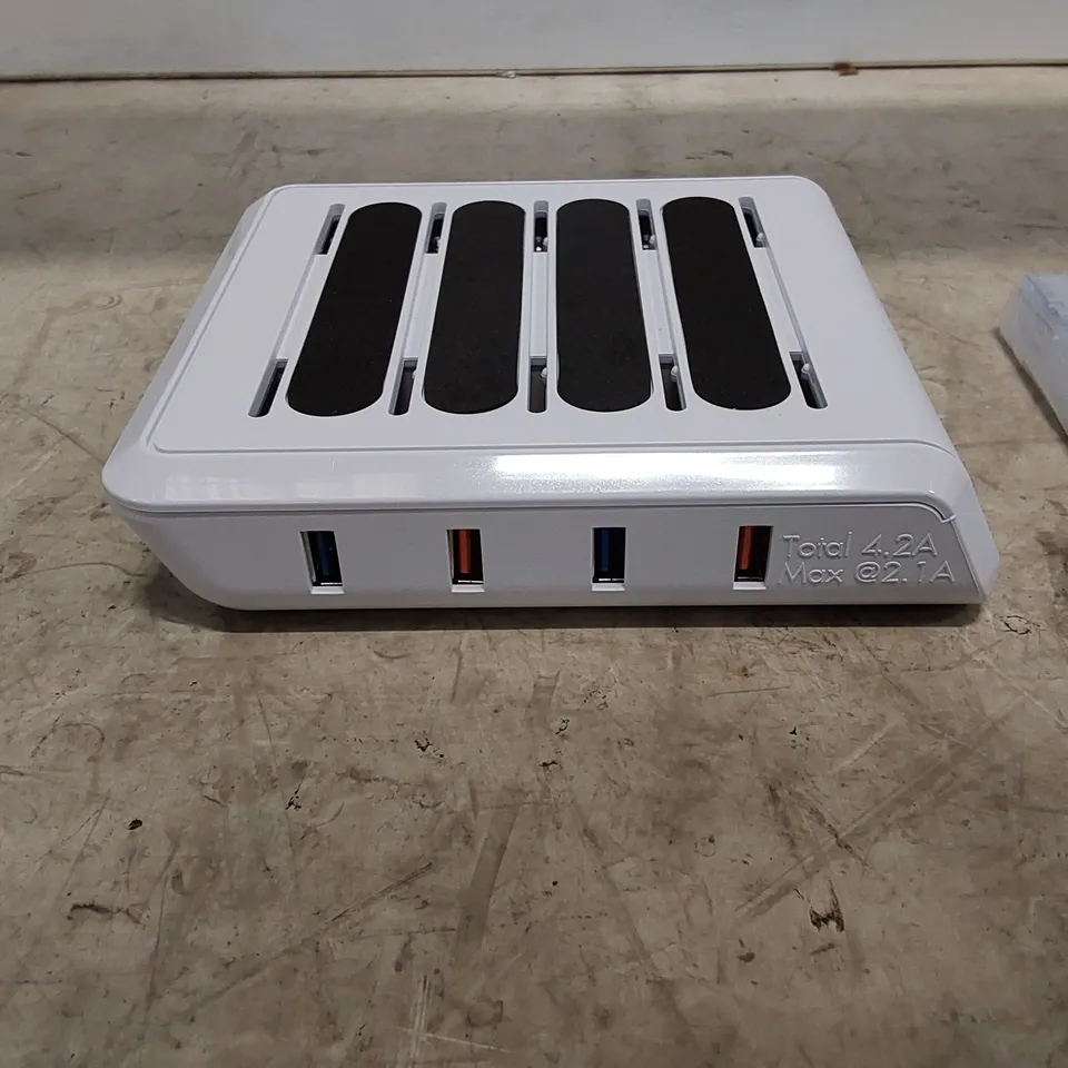 BOXED BELL & HOWELL MULTI DEVICE USB CHARGING STATION (1 BOX)