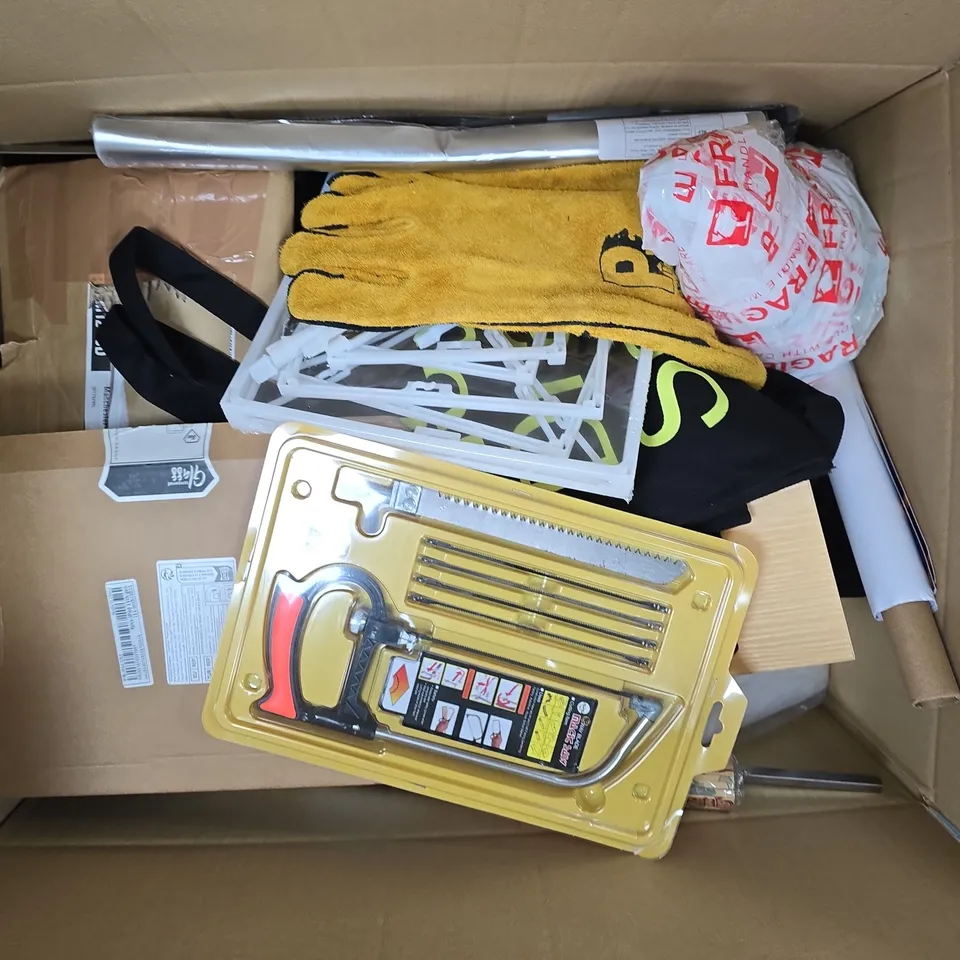 APPROXIMATELY 20 ASSORTED HOUSEHOLD PRODUCTS TO INCLUDE MAGIC SAW, REFUSE SACKS, VACUUM SEALER, ETC - COLLECTION ONLY