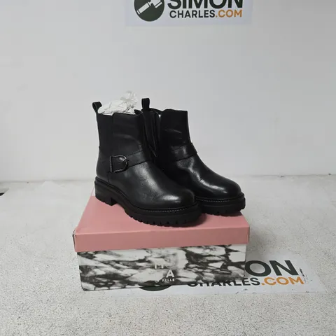 MODA IN PELLE BLACK LEATHER ANKLE BOOTS – UK 5 / EU 38