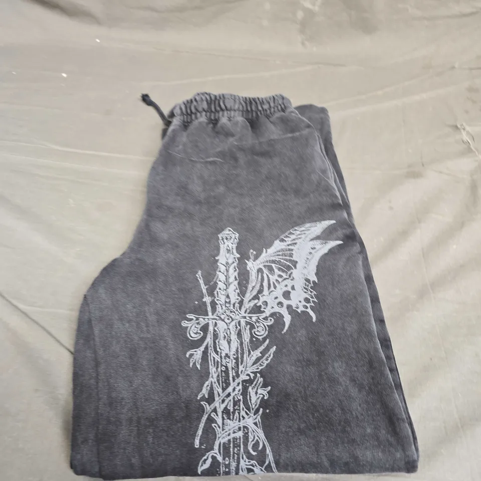DISTURBIA ENTWINED ROSE GRPAHIC JOGGERS - SIZE 10