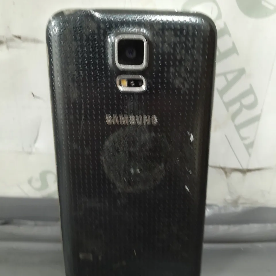 SAMSUNG GALAXY S5 IN BLACK