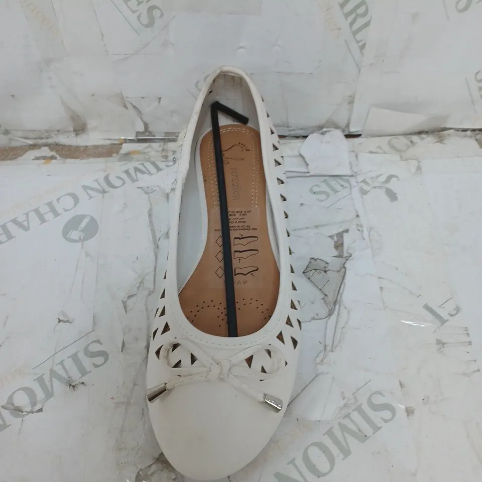 LOT OF 12 PAIRS OF LADIES AVON WHITE PUMPS